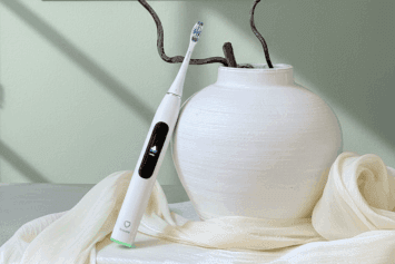 How to Store Your Toothbrush in a Shared Bathroom